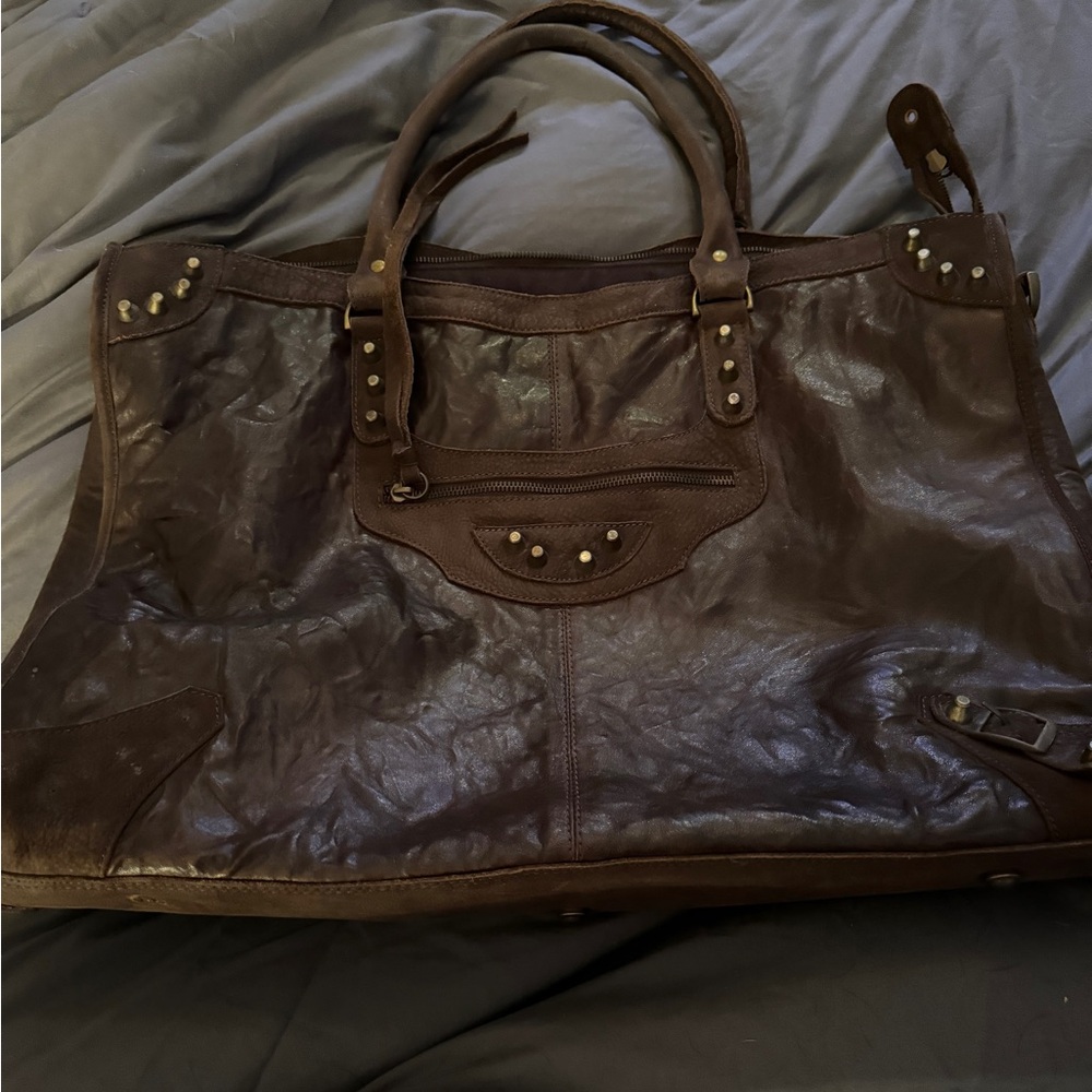 Large 100% leather tote L 14” W 20”